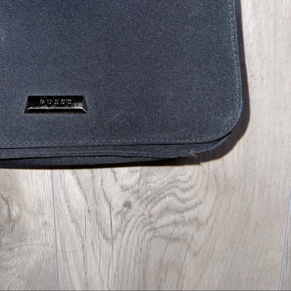 Guess Handbag - Picture 2 of 4